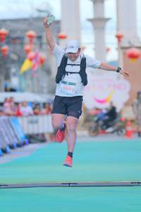 BIB: 5460
                            <button type="button" onclick="openModal(21765687)" class="btn btn-primary btn-sm float-right btn-popup" data-toggle="modal" data-target=".modal-high-quality">
                        <i class="fas fa-shopping-cart"></i> Add to Cart
                    </button>
                                            <button type="button" onclick="isThisMe(21765687, true)" class="btn btn-success btn-sm float-right btn-popup btn-isme hidden" data-toggle="tooltip" data-placement="bottom" title="นี่คือรูปของคุณใช่ไหม คลิกที่นี่เพื่อเอาเข้าอัลบั้ม">
                        <i class="fas fa-plus"></i> Add to album
                    </button>
                    <button type="button" onclick="isThisMe(21765687, false)" class="btn btn-warning btn-sm float-right btn-popup btn-isnotme hidden">
                        <i class="fas fa-ban"></i> Remove from album
                    </button>